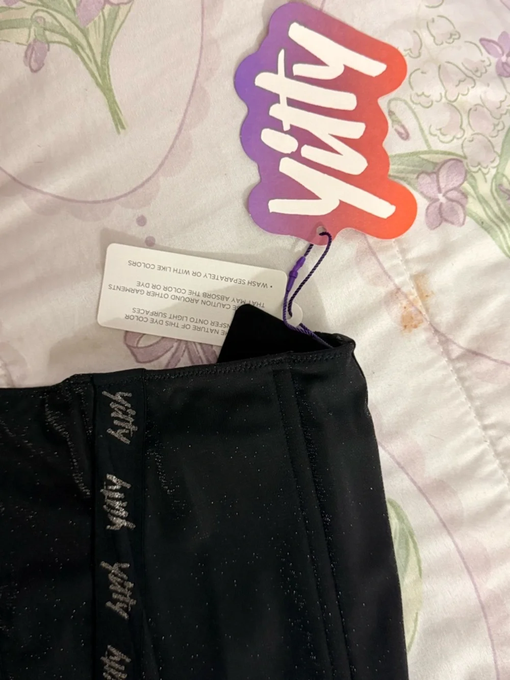 YITTY sleek black